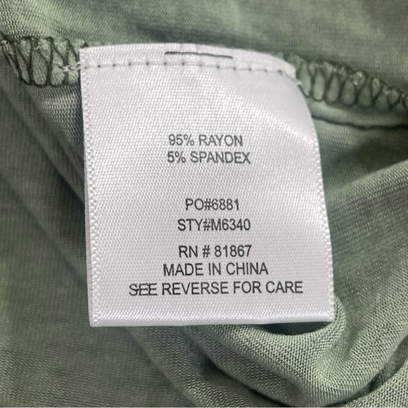 Olivia Sky V-Neck Cuffed Short Sleeve Tee NWT 1X - Picture 7 of 8